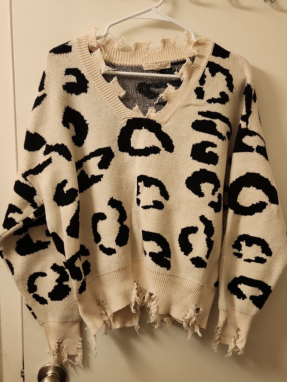 Magnolia Size S sweater.